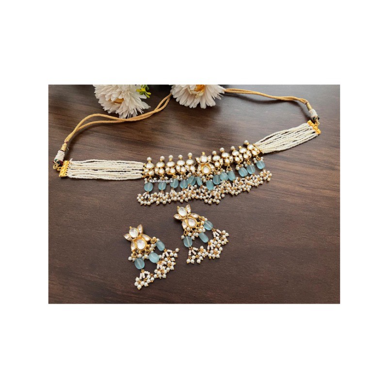 Ruhani Pachi Kundan Choker With Earrings